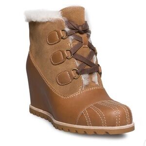 NEW UGG Leather/UGG pure wool genuine shearling lining boots size 9